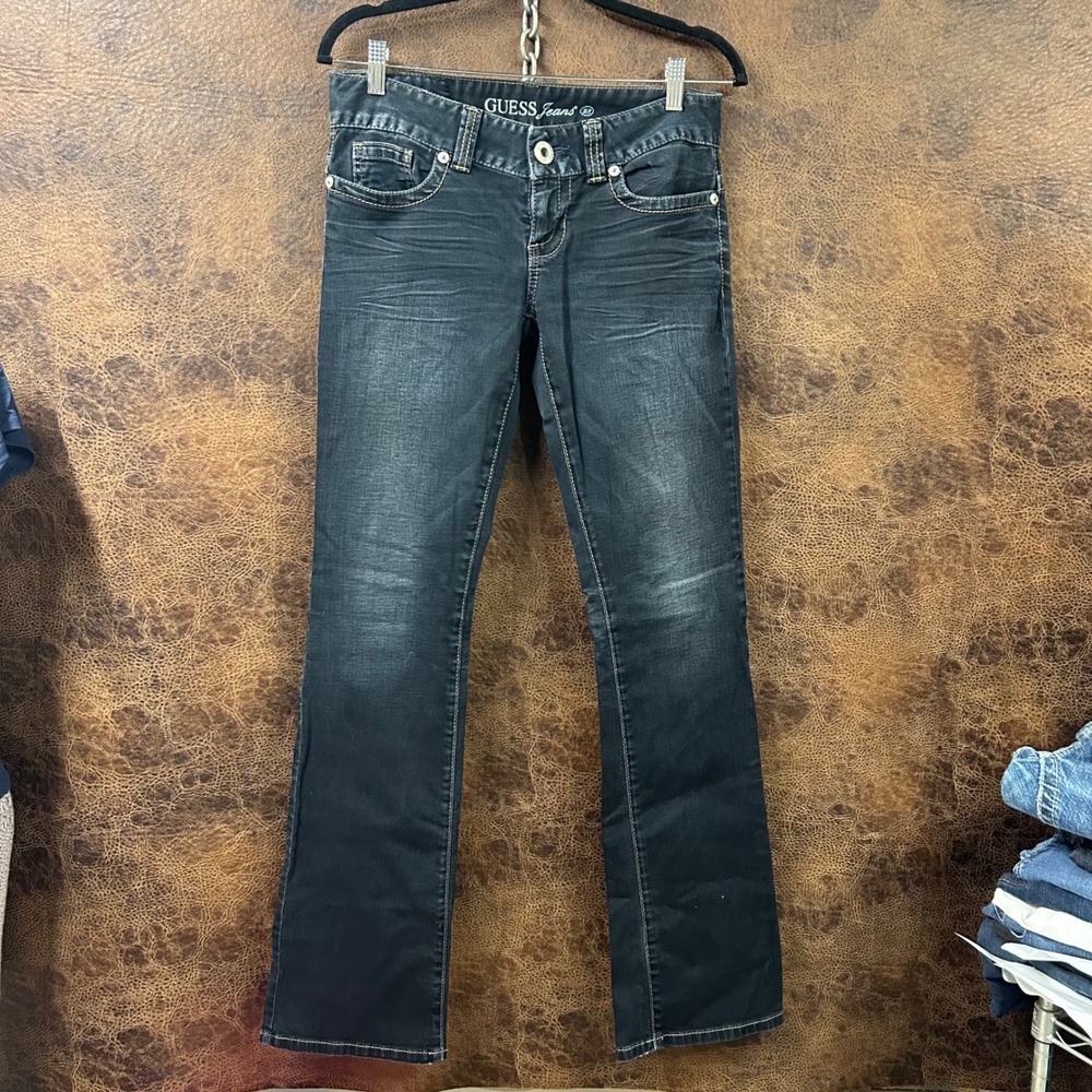 GUESS Straight Leg Jeans in Washed Black-Blue